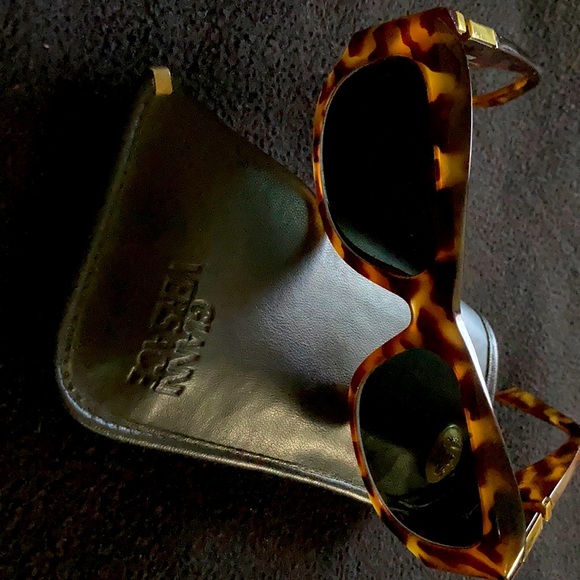 Gianni Versace sunglasses. MOD 175 COL 869.